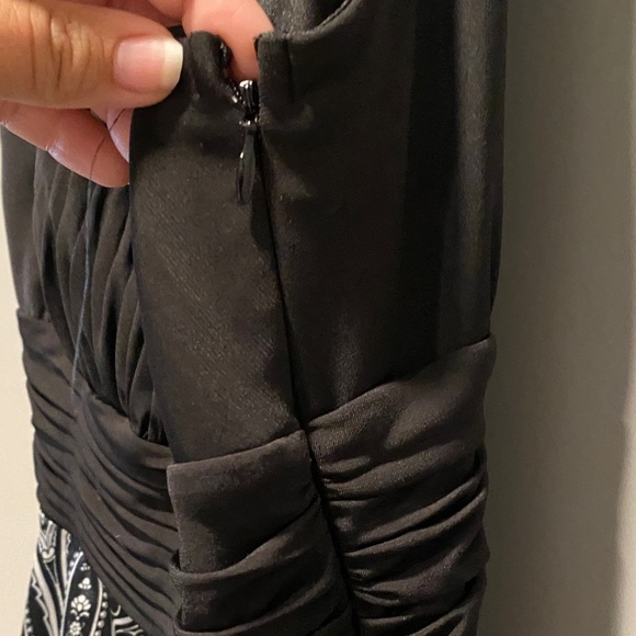 Elegant Melrose Black and White Midi Dress Size 14 - Picture 5 of 8